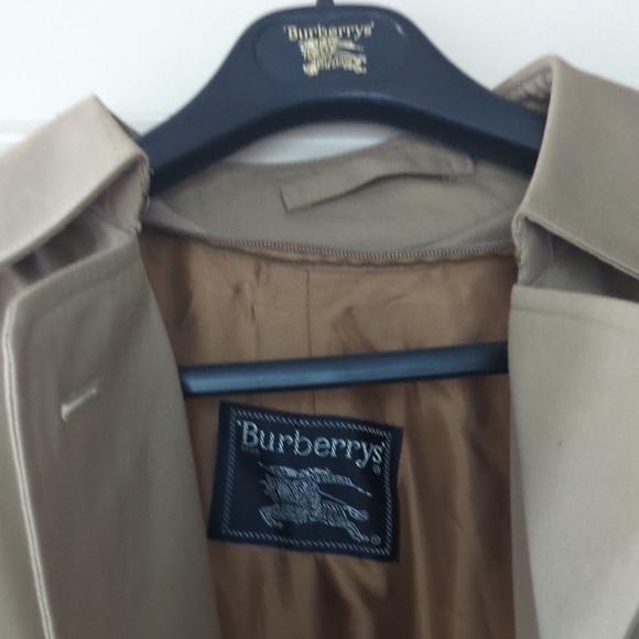Burberry Beige Trench Coat - Picture 2 of 6
